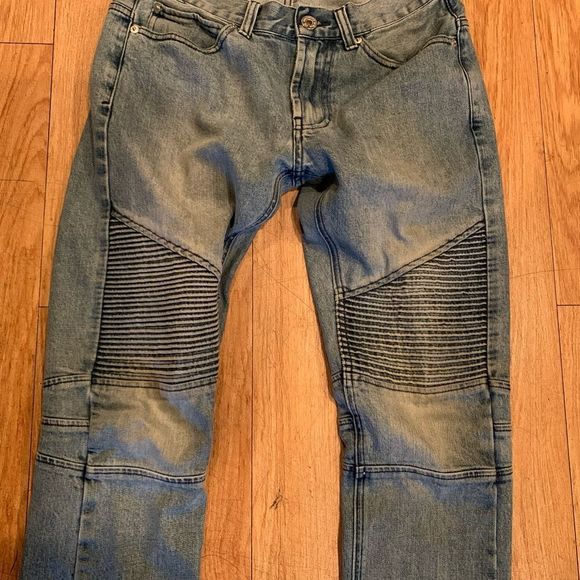 Bullhead Denim Co stacked skinny jeans 28 x 30
EXCellent Pre-owned Condition - Picture 9 of 11